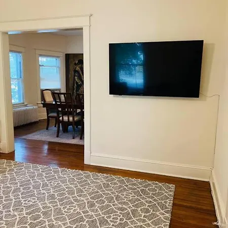 4 Bedroom Dc'S Best Location With Parking, Walk To Clarendon Metro, Shopping And Nightlife! Arlington Exterior photo