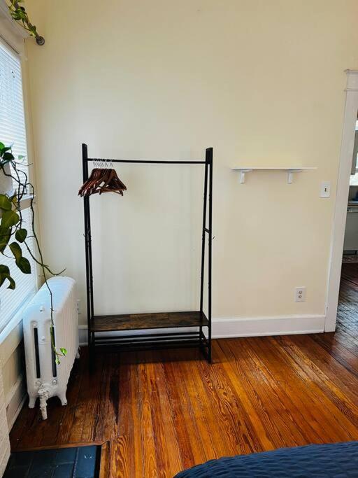 Villa 4 Bedroom Dc's Location With Parking, Walk To Clarendon Metro, Shopping And Nightlife!